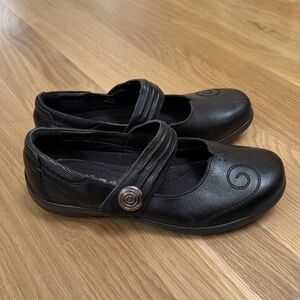 Padders poem leather mary Jane’s worn maybe once 39